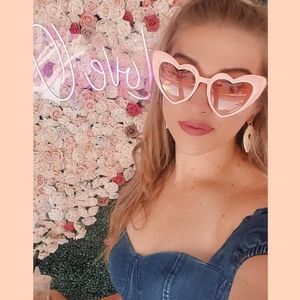 Meet your Posher, Sara